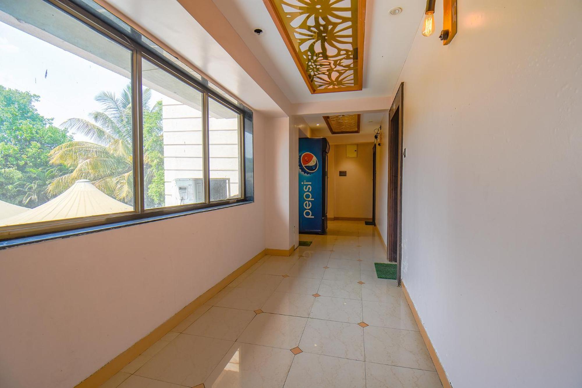Отель Fabexpress Glory - Nr Skywalk Bridge Pimpri-Chinchwad Экстерьер фото